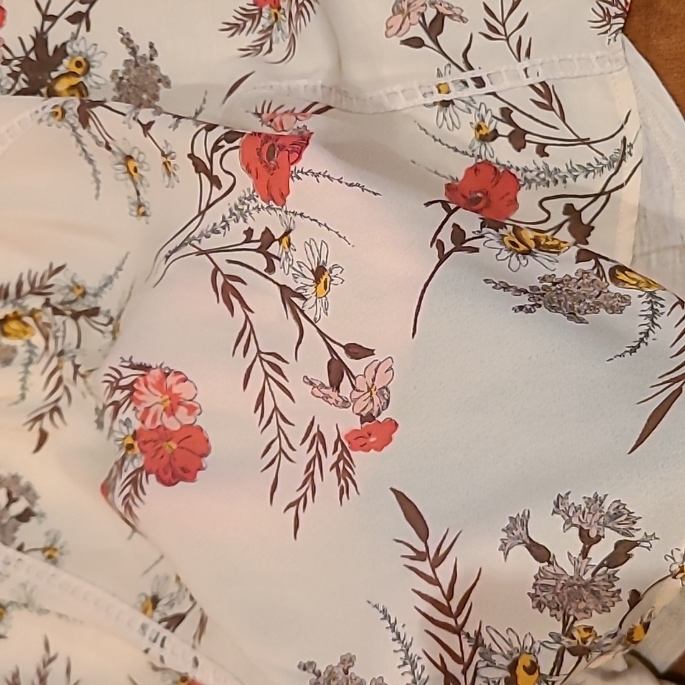 Taylor & Sage Cream Floral Lace Camisole - Picture 6 of 6